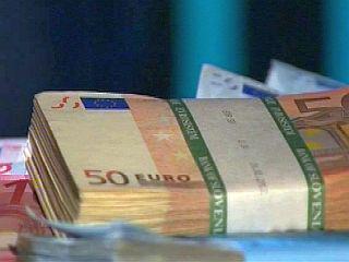 Nekaj evrov pod mizo za zagotovitev posla za Slovence očitno ne predstavlja nič nenavadnega. Foto: MMC RTV SLO