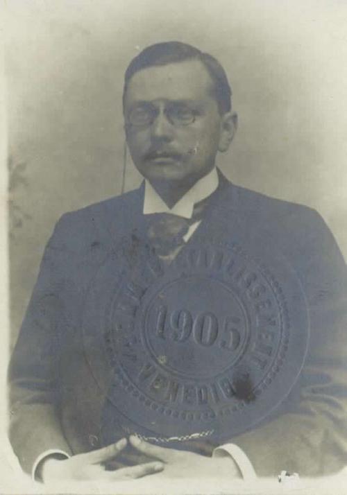 Dr. Gojmir Krek leta 1905. Jeseni mu je Stanko Premrl izročil note za svojo 'Zdravico', ki je bila potem objavljena 1.januarja 1906.