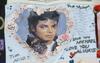 Denar tudi po smrti: Michael Jackson še vedno služi daleč največ