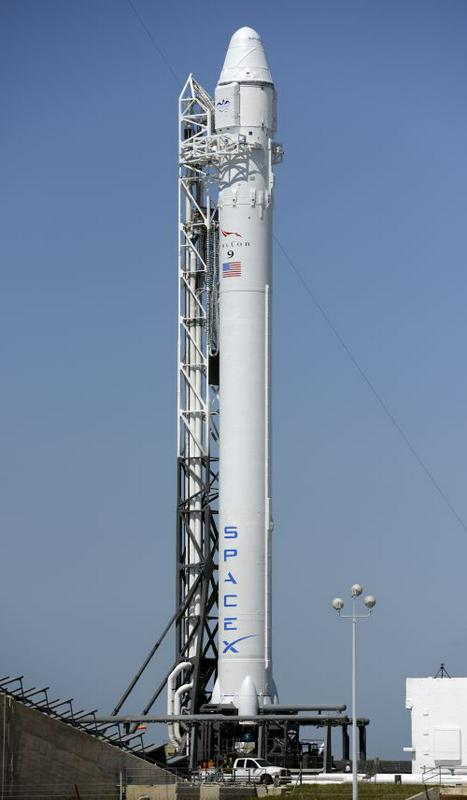 SpaceX je maja letos opravil prvi komercialni polet na vesoljsko postajo. Foto: EPA