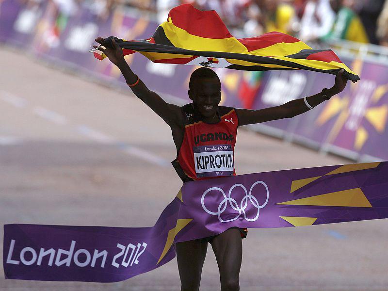 Stephen Kiprotich je Ugandi pritekel prvo zlato olimpijsko medaljo po 40 letih. Foto: Reuters