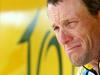 Lanceu Armstrongu se svet sesuva v prah