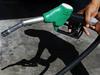 Cene goriva še padajo, vlada trošarin ne bo več višala