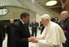 Erjavec med obiskom v Vatikanu povabil papeža v Slovenijo
