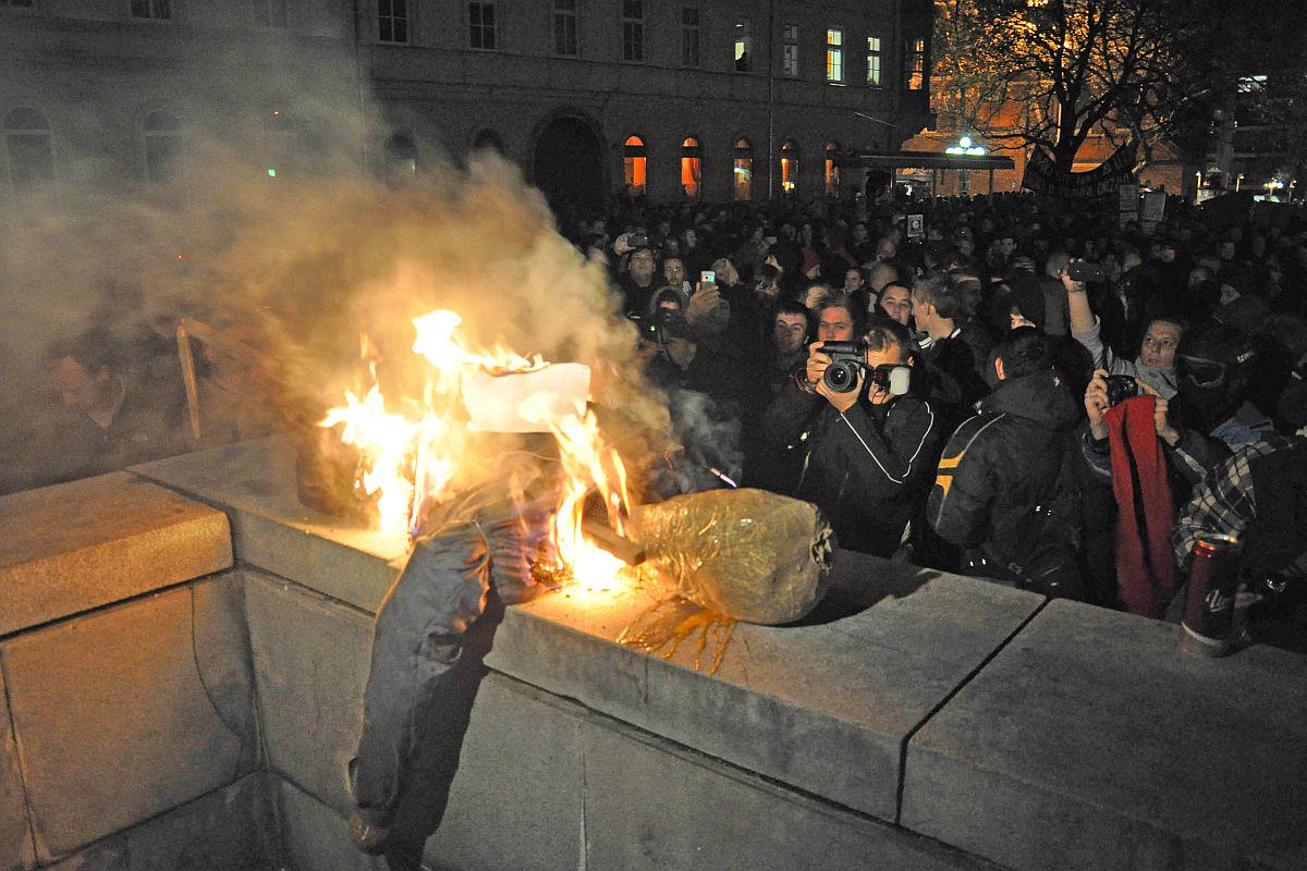 Protest proti Kanglerju v Mariboru
