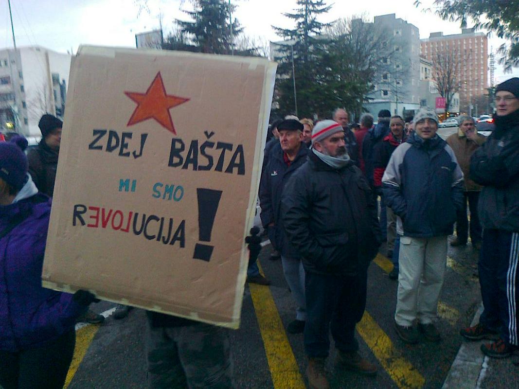 V Novi Gorici je potekal že drugi protest proti državni politiki. Foto: Mojca Dumančič Foto: 