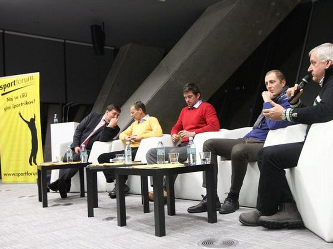 Med udeleženci razprave so bili med drugim Drago Balent, Tone Jagodic (Olimpijski komite Slovenije), Blaž Bolcar, Sanel Konjević in Gojko Zalokar (direktor Ljubljanskega maratona). Foto: Vid Ponikvar/Sportida.com