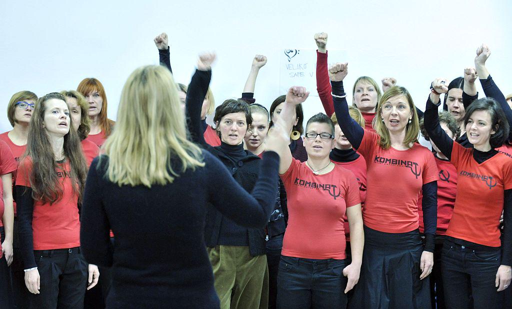 Ženski pevski zbor Kombinat deluje že skoraj pet let. Foto: BoBo