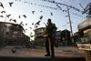 V Indiji obesili kašmirskega skrajneža zaradi napada na parlament