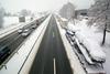 Močno sneženje zaprlo primorsko avtocesto