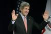 Kerry bolj kot na vojake stavi na diplomate