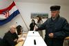 Hrvaški volivci kaznovali vlado in v evropski parlament poslali šest desnih poslancev