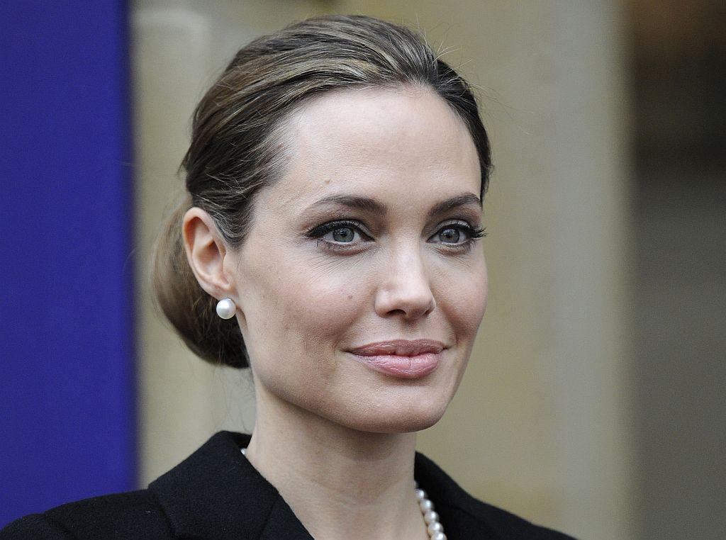 Joliejeva je opozorila, da rak na dojkah vsako leto vzame 458.000 življenj. Foto: EPA