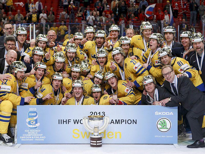 Švedi so po Sovjetski zvezi leta 1986 prvi, ki so svetovni prvaki postali pred domačimi gledalci. Foto: Reuters