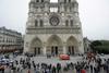 Samomor francoskega zgodovinarja v katedrali Notre-Dame