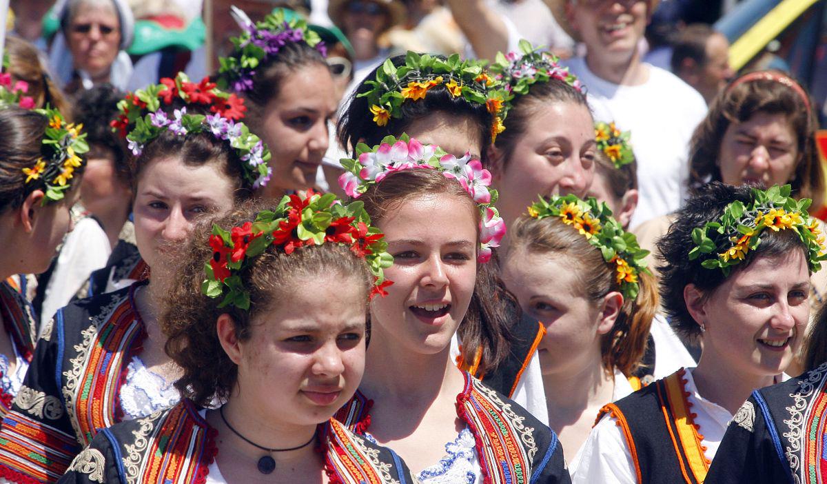 V Šentvidu pri Stični se je v soboto začel 44. tabor slovenskih pevskih zborov, danes pa bo na osrednji prireditvi zapelo 120 pevskih zborov oziroma več kot 2.500 pevcev. Foto: BoBo