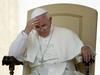 Vatikanskega duhovnika aretirali z 20 milijoni evrov v kovčku