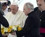 Papež na Lampedusi obsodil brezbrižnost do priseljencev