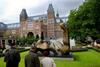 Vrtove Rijksmuseuma krasijo skulpture Henryja Moora