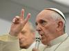 Papež Frančišek: Kdo sem jaz, da bi sodil geje?