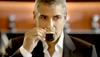 George Clooney s honorarjem za oglase nadzira vojnega zločinca
