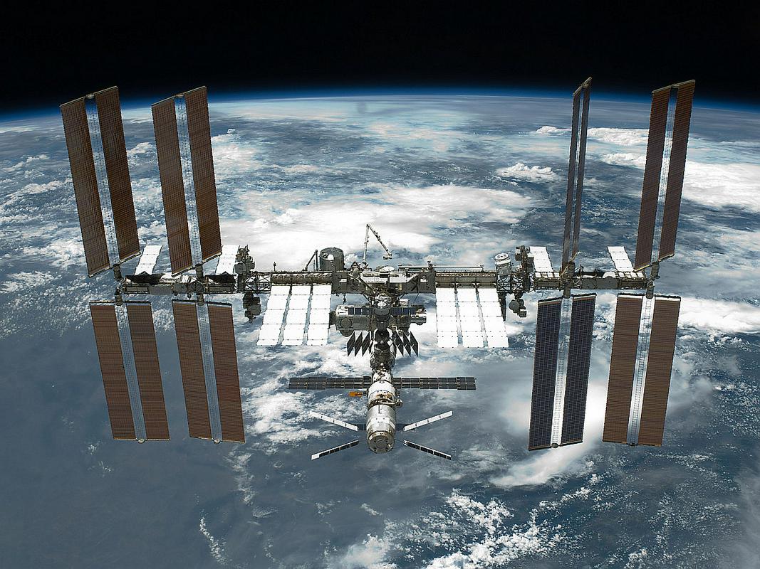 Mednarodna vesoljska postaja naj bi po trenutnih načrtih delovala do leta 2020. Foto: Nasa