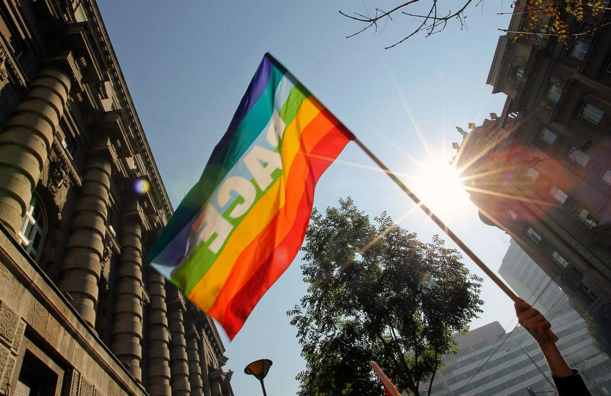 Upravno sodišče je ugotovilo diskriminacijo na področju registracije istospolne skupnosti. Foto: EPA