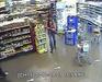 Objavili posnetek srhljivega napada v nakupovalnem središču