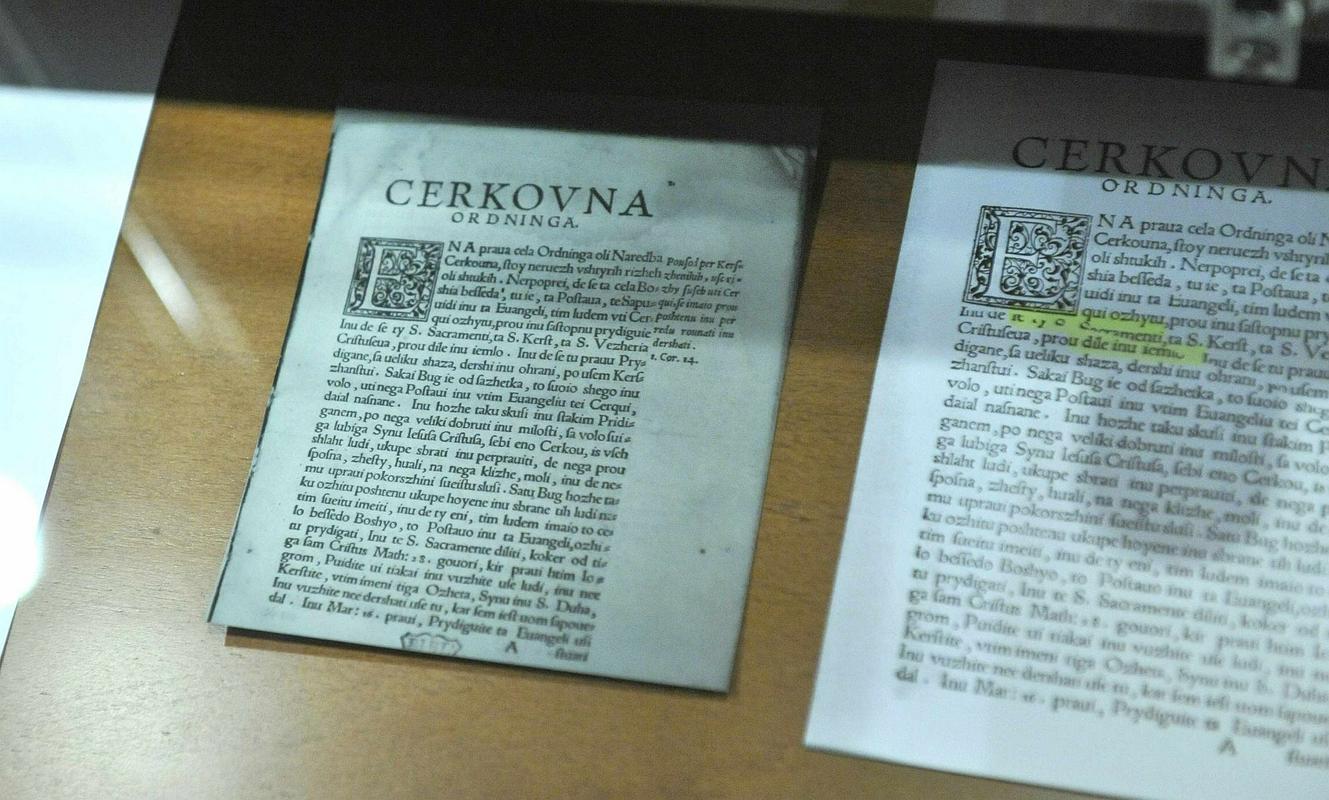 Lani se je v neki knjižnici blizu Hannovra po naključju našel nov primerek Cerkovne ordninge, enega najpomembnejših Trubarjevih del, ki je bilo do zdaj ohranjeno zgolj v enem izvodu v Vatikanu, ki ga je leta 1971 odkril Jože Markuža. Prvega so sicer hranili v dresdenski knjižnici, a je bil med drugo svetovno vojno uničen. Foto: BoBo