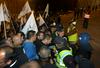 Lizbona: Policist zrl policistu v oči in od vlade zahteval svoje pravice