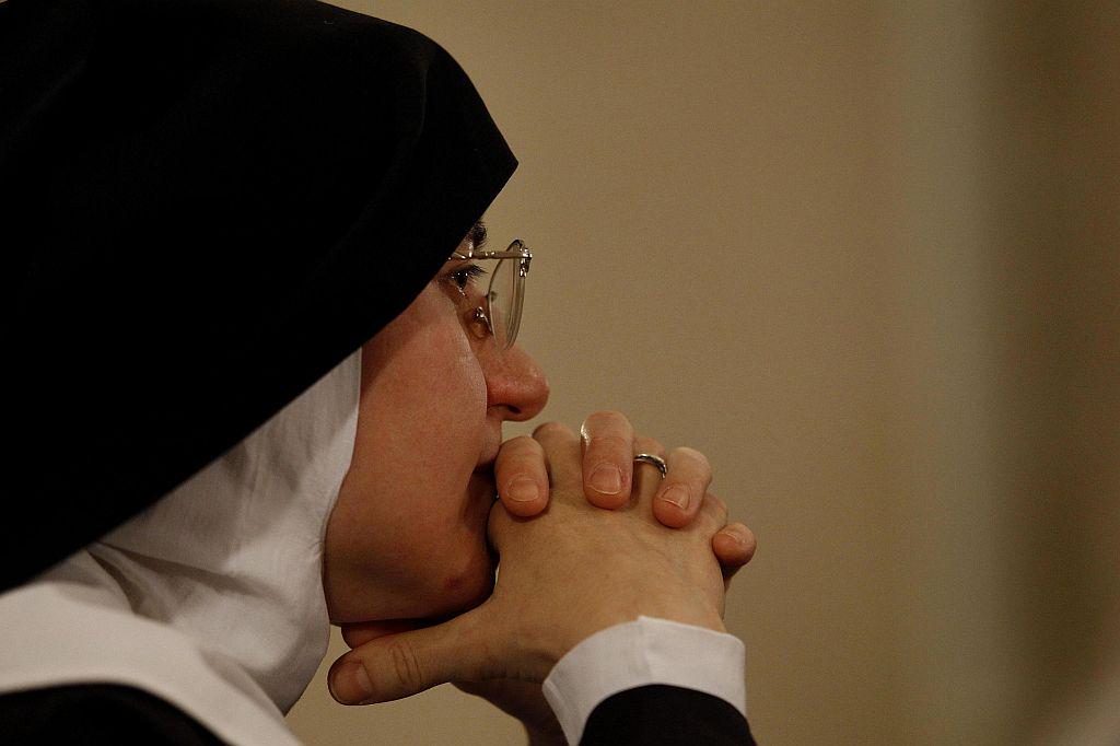 Papež želi preprečiti zlorabe nun. Foto: EPA