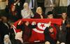 V Tuniziji sprejetje nove ustave pospremili z zastavami in objemi