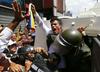 Vodja venezuelske opozicije se je predal policiji