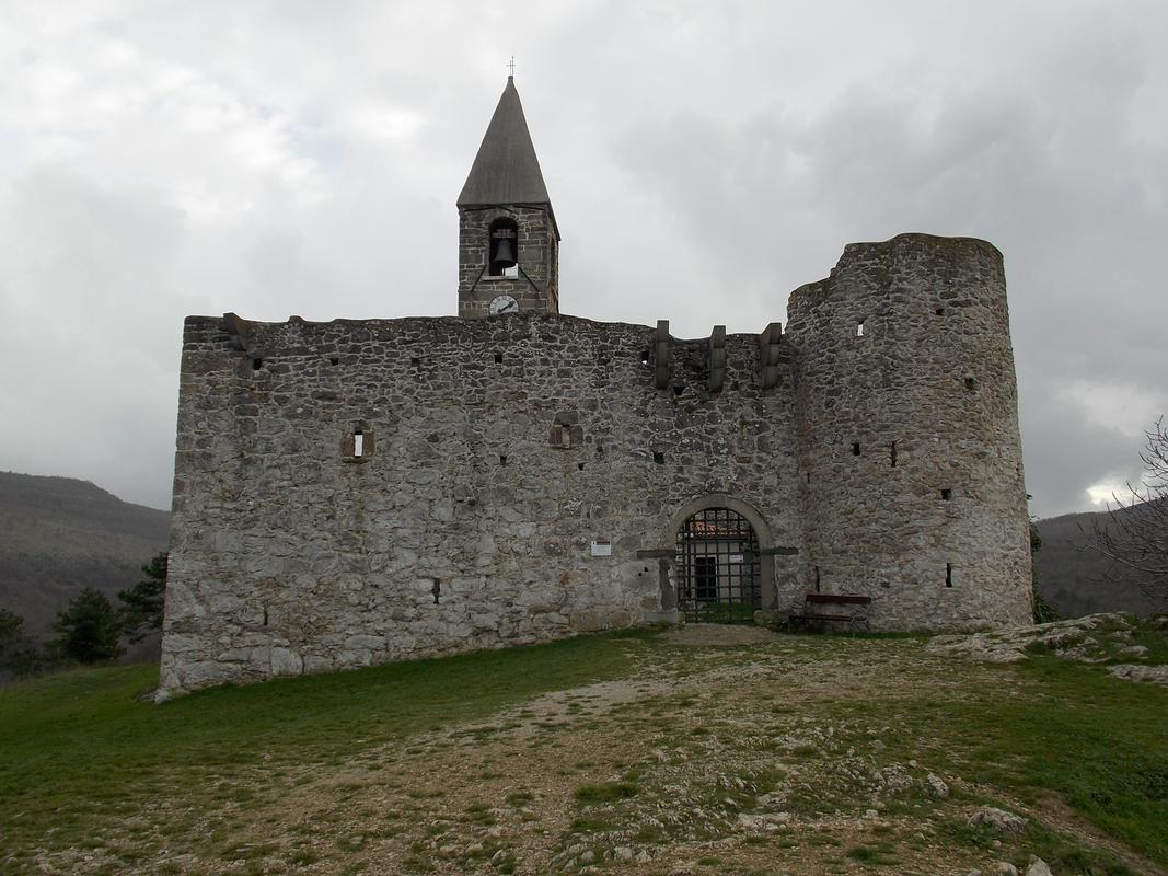 Koprska občina s pobudo, da bi cerkev v Hrastovljah razglasili za kulturni spomenik državnega pomena