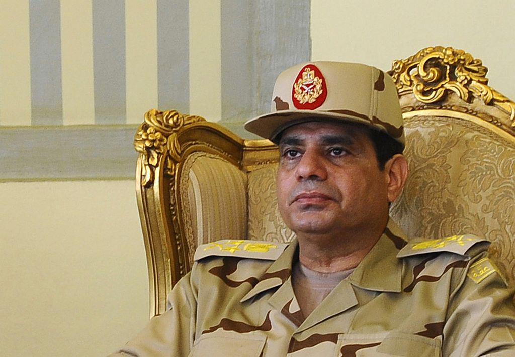 Egiptovski predsednik Ahmed Al Sisi je na oblast prišel leta 2013, ko je kot poveljnik vojske izvedel državni udar proti takratnemu predsedniku Mohamedu Morsiju. Foto: Reuters