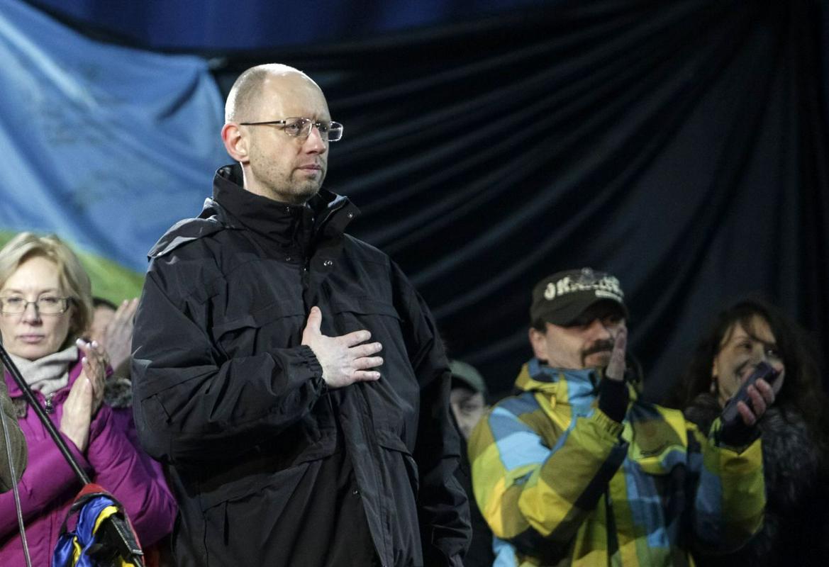 Jacenjuk je bil tudi zunanji minister v vladi, ki jo je vodila Julija Timošenko. Foto: Reuters