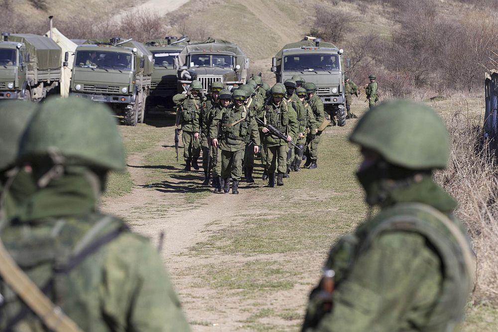 Ruske enote se zbirajo na Krimu. Foto: Reuters