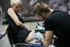 Foto in video: Pogled pod roko mojstrov tetoviranja - od skic do motivov Harryja Potterja