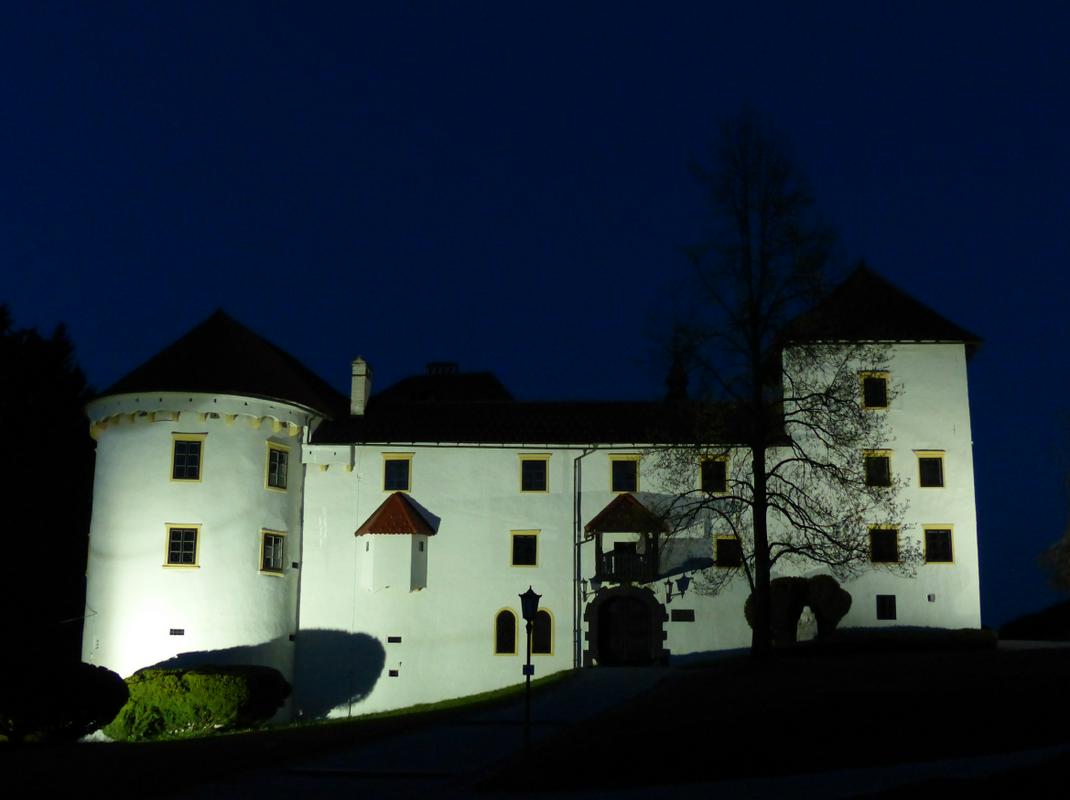 Grad Bogenšperk v temi. Foto: MMC/Mojca in Jani Luštrek