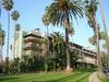 Hollywood zaradi brunejskega sultana bojkotira sloviti Beverly Hills Hotel