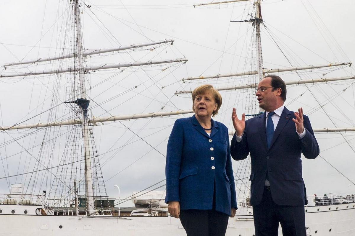 Merklova in Hollande sta se srečala v nemškem mestu Stralsund. Foto: Reuters