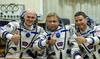 Posadka Sojuza varno prispela na vesoljsko postajo