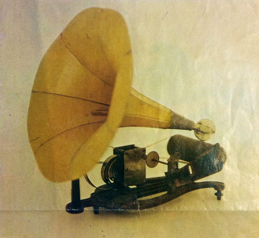Stari fonograf s konca 19. stoletja. Foto: Arhiv avtorja
