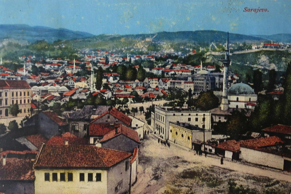 Sarajevo po razglednici izpred pred prve svetovne vojne. Manj znano mesto, ki je junija 1914 prišlo na naslovnice vseh svetovnih časopisov.
