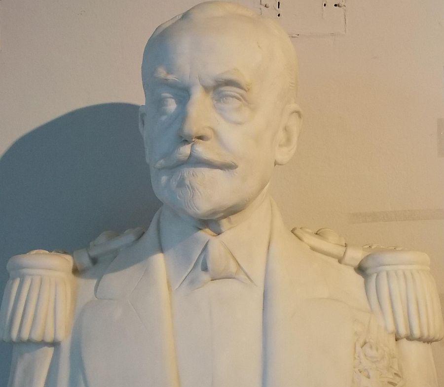 Veliki admiral (Grossadmiral) Anton Haus (1851–1917). Hrani muzej vojne zgodovine Dunaj.