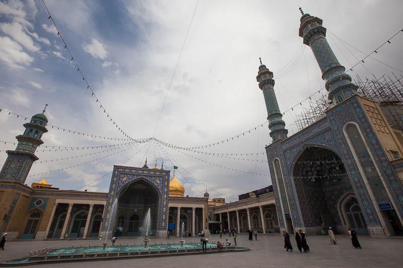 Svetišče Fatema Mæ'sume, ki leži v osrednjem delu mesta Kom, velja za eno najpomembnejših verskih središč v Iranu.