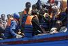 Na ladji z begunci pred Lampeduso odkrili 19 trupel