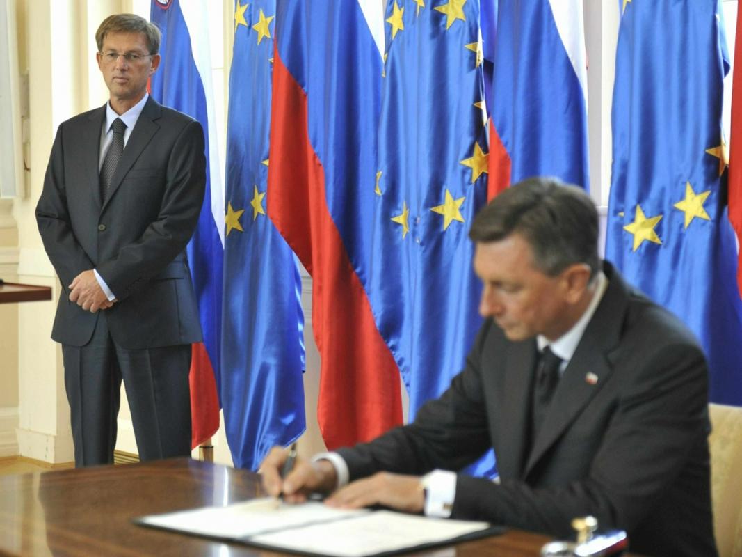 Predsednik Borut Pahor je podpisal predlog kandidature Mira Cerarja za novega mandatarja. Foto: BoBo
