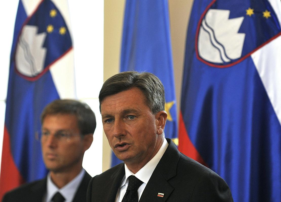 Predsednik republike meni, da bi Slovenija morala sprejeti ukrepe, medtem ko odhajajoči predsednik vlade Miro Cerar ocenjuje, da bi se Pahor pred tem moral o tem vprašanju posvetovati z vlado Foto: BoBo
