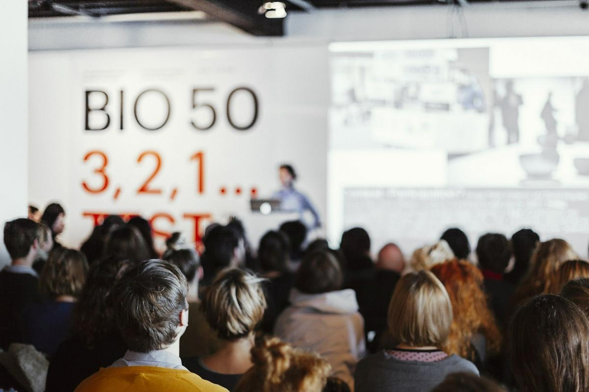 »Otvoritveni teden BIO 50 bo vrhunec dolgoročnega procesa, ki se je začel pred približno letom dni z aktiviranjem lokalnih in mednarodnih strokovnjakov, saj se bodo vsi vpleteni srečali v Ljubljani,« obljublja glavni kustos BIO 50 Jan Boelen. Foto: bio.si